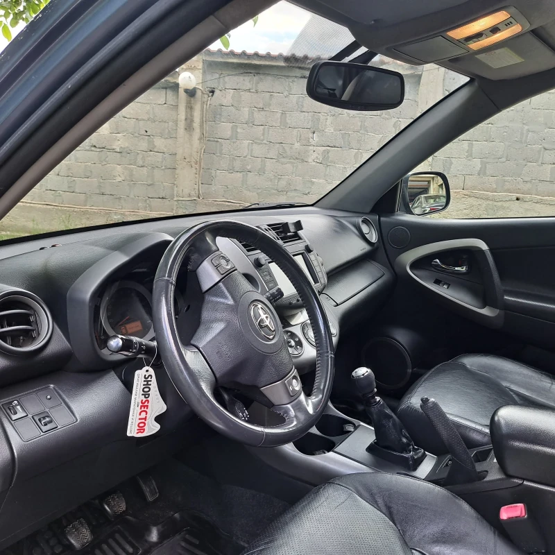 Toyota Rav4 2.2 D4D - Luxury 4X4 (NAVVI/KEYLESS/КАСКО), снимка 7 - Автомобили и джипове - 52056368