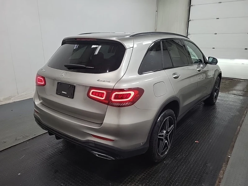 Mercedes-Benz GLC 300 * CARFAX * ЦЕНА ДО БГ, снимка 4 - Автомобили и джипове - 52727993