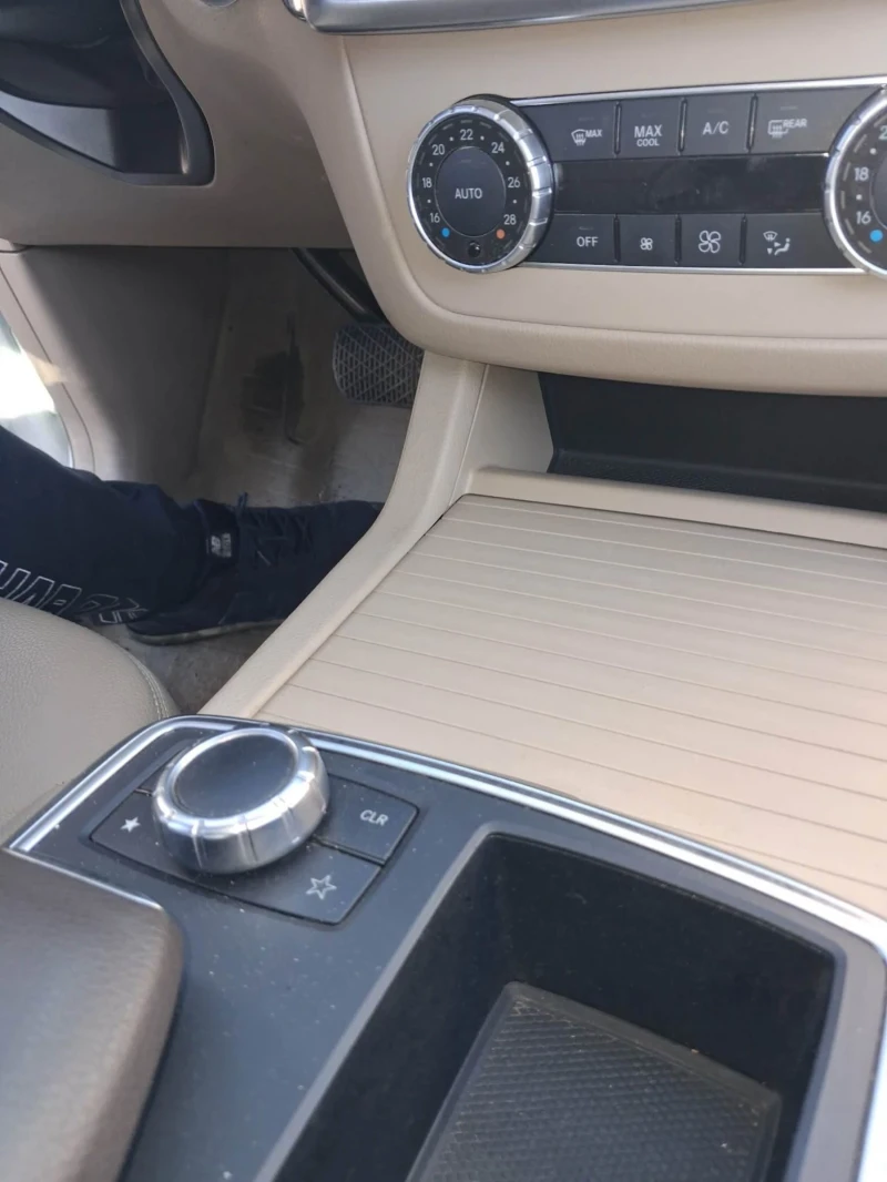 Mercedes-Benz ML ML 350, снимка 10 - Автомобили и джипове - 53477340