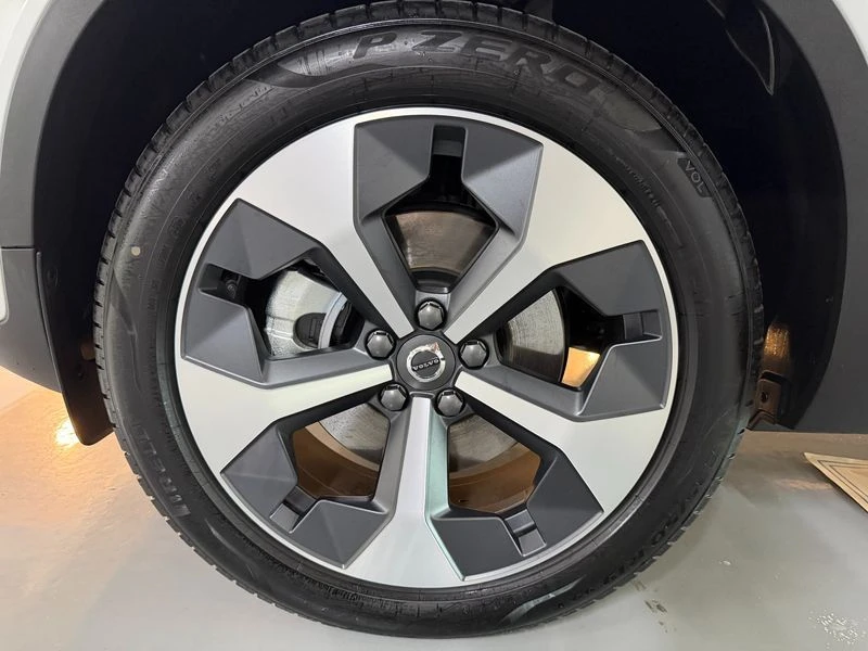 Volvo XC40 КРАЙНА ЦЕНА: 34031 EUR, снимка 5 - Автомобили и джипове - 55966929