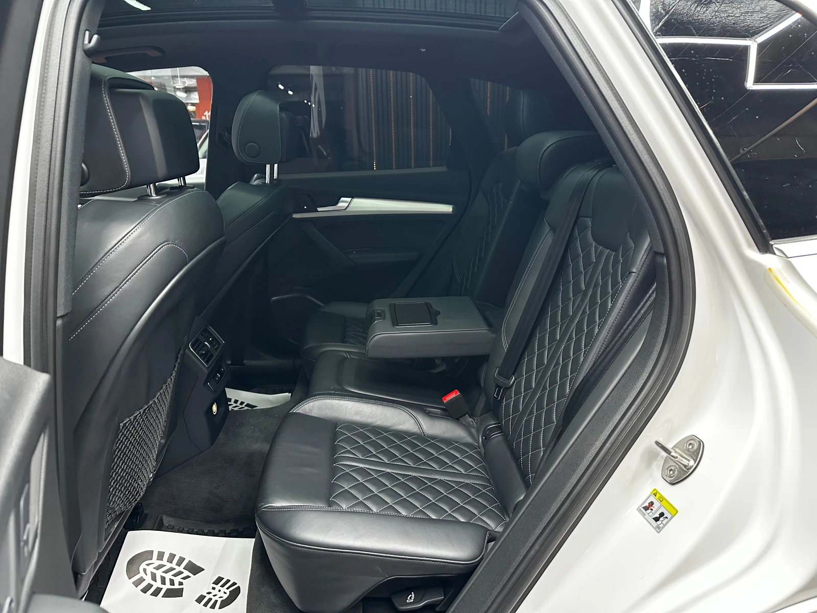 Audi SQ5 Гаранция/354кс/Quattro/БАРТЕР/ЛИЗИНГ/КОМЕНТАР, снимка 9 - Автомобили и джипове - 51768877