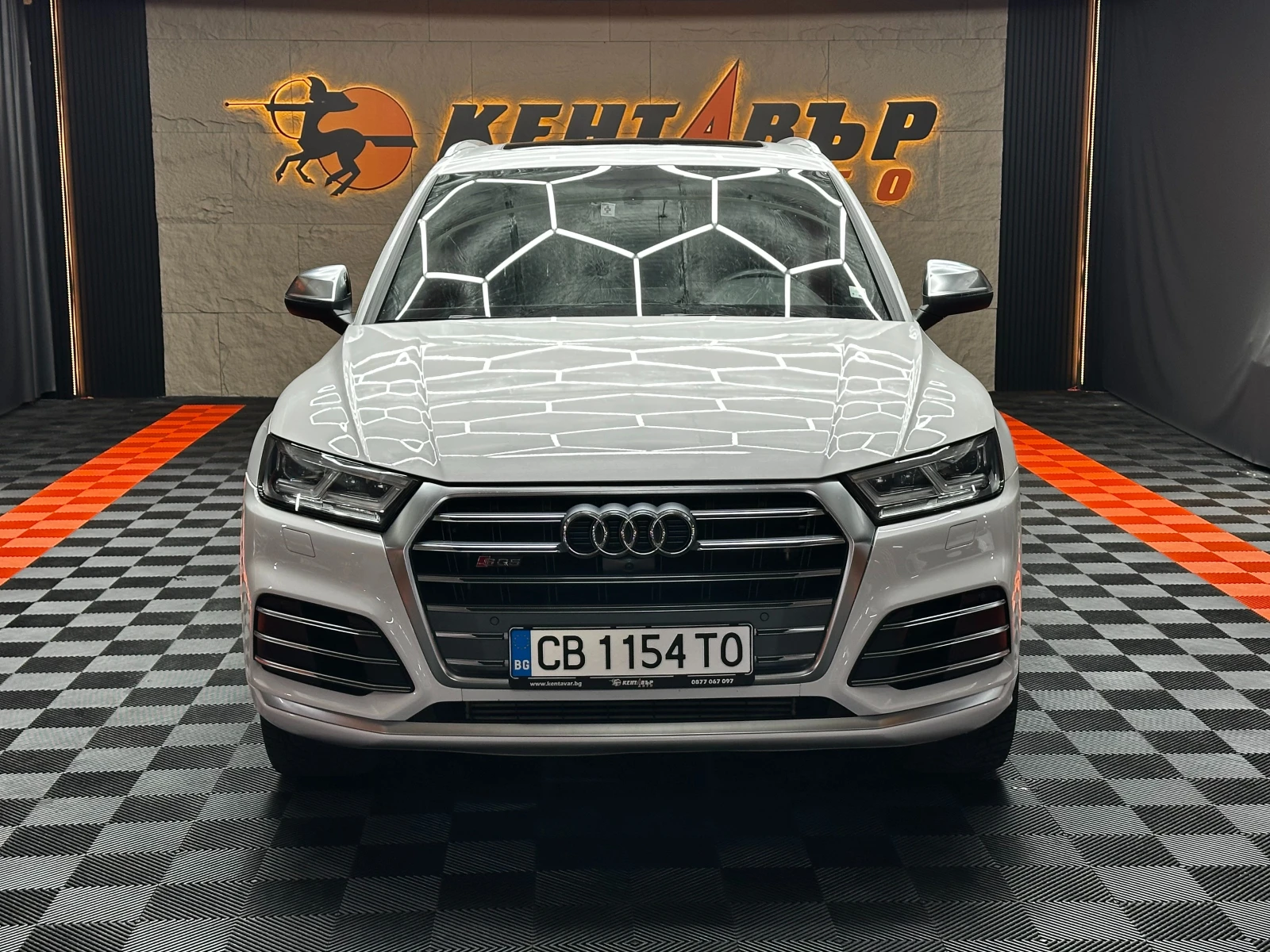 Audi SQ5 Гаранция/354кс/Quattro/БАРТЕР/ЛИЗИНГ/КОМЕНТАР, снимка 2 - Автомобили и джипове - 51768877