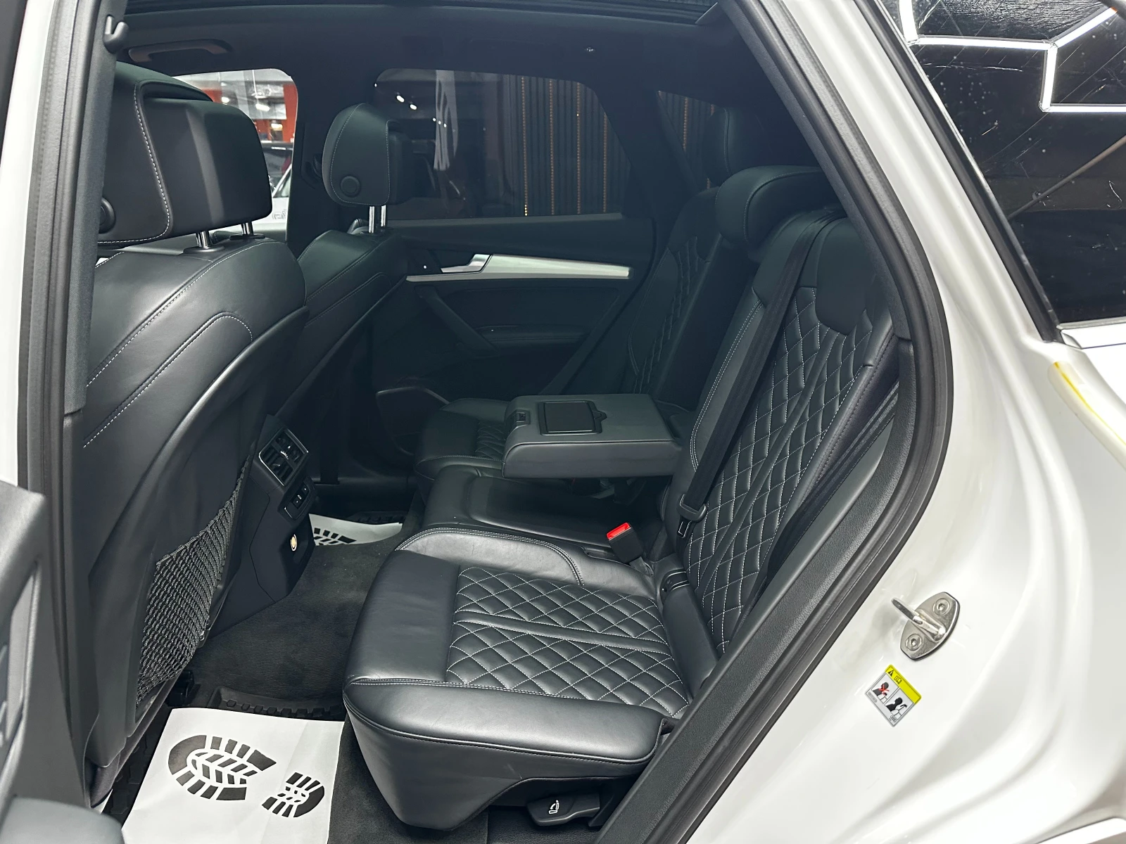 Audi SQ5 Гаранция/354кс/Quattro/БАРТЕР/ЛИЗИНГ/КОМЕНТАР, снимка 8 - Автомобили и джипове - 51768877