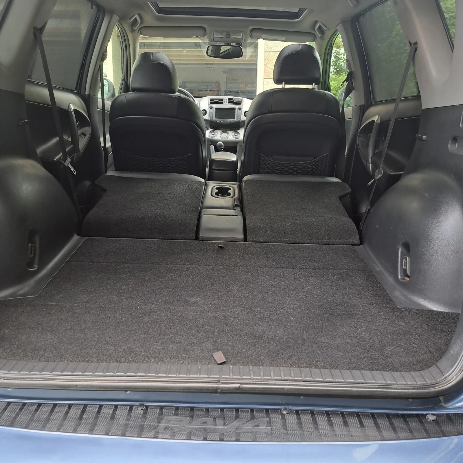 Toyota Rav4 2.2 D4D - Luxury 4X4 (NAVVI/KEYLESS/КАСКО) - изображение 10