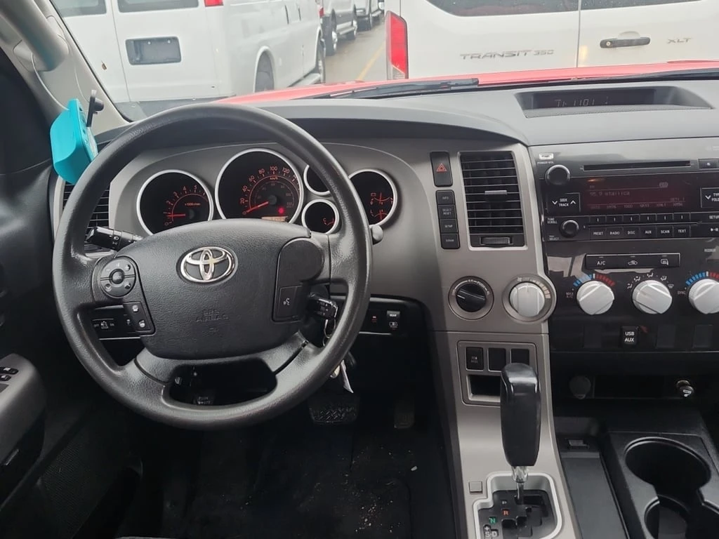 Toyota Tundra * SR5 CREW CAB STD BED * CARFAX * БЕЗ ПЪРВОНАЧАЛНА - изображение 9