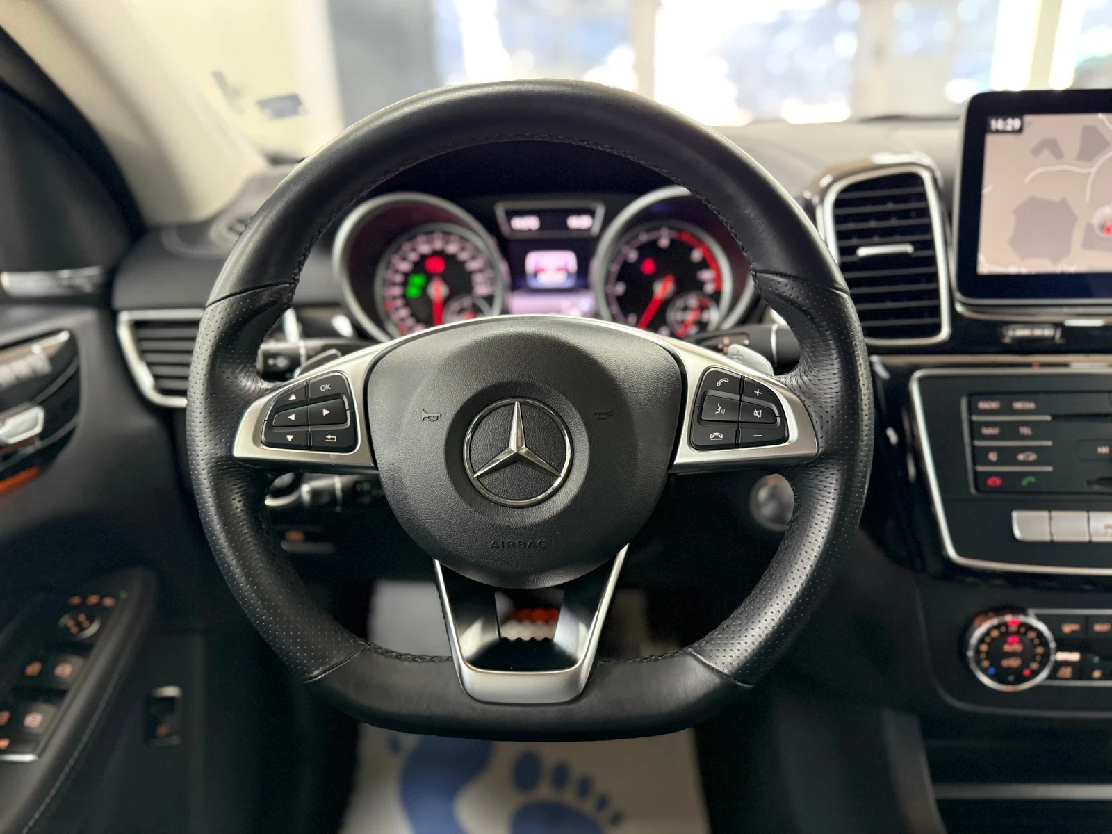 Mercedes-Benz GLE 350 Coupe/AMG/4Matic/HK/360 Camera/Full History - изображение 9