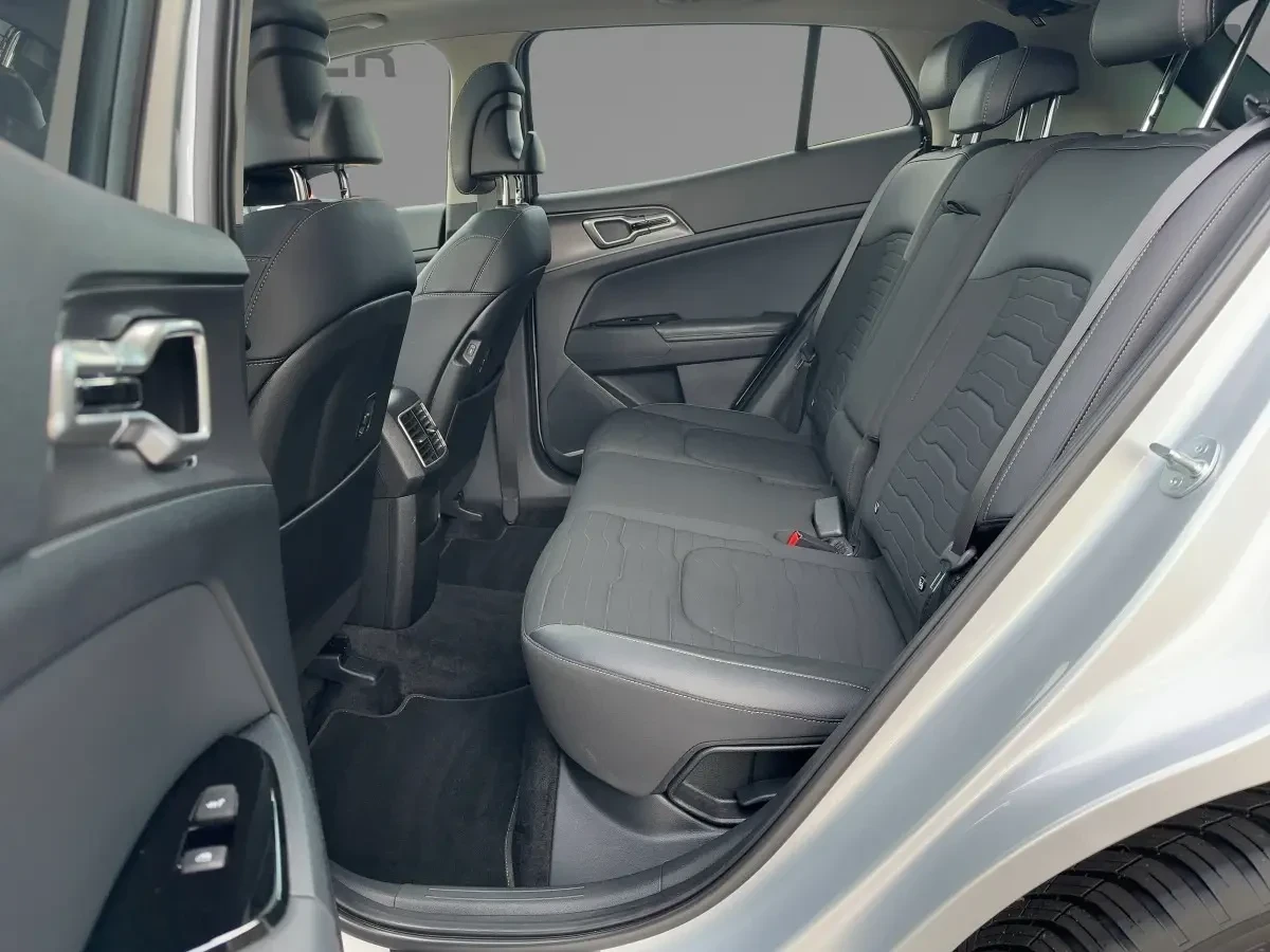 Kia Sportage Spirit 1.6T LED+ 360 + Glasdach+ Navi, снимка 15 - Автомобили и джипове - 53733697