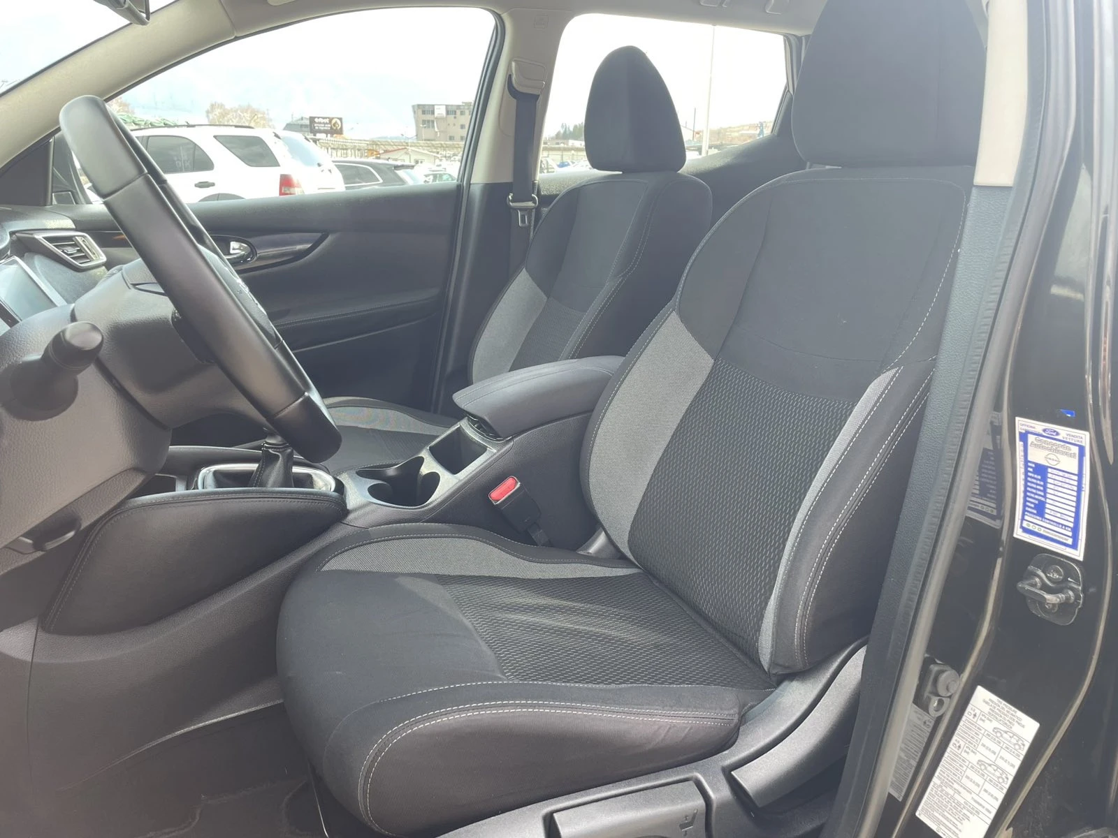 Nissan Qashqai 1.5 DCI, снимка 14 - Автомобили и джипове - 53724076