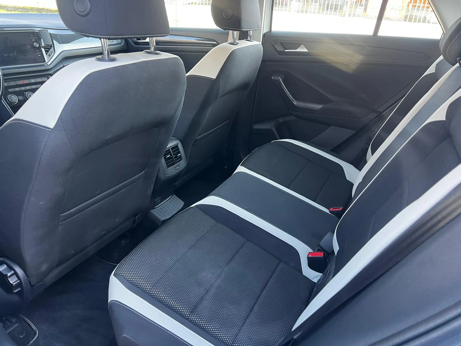 VW T-Roc 2.0 TDI 4 MOTION DSG, снимка 12 - Автомобили и джипове - 53851957