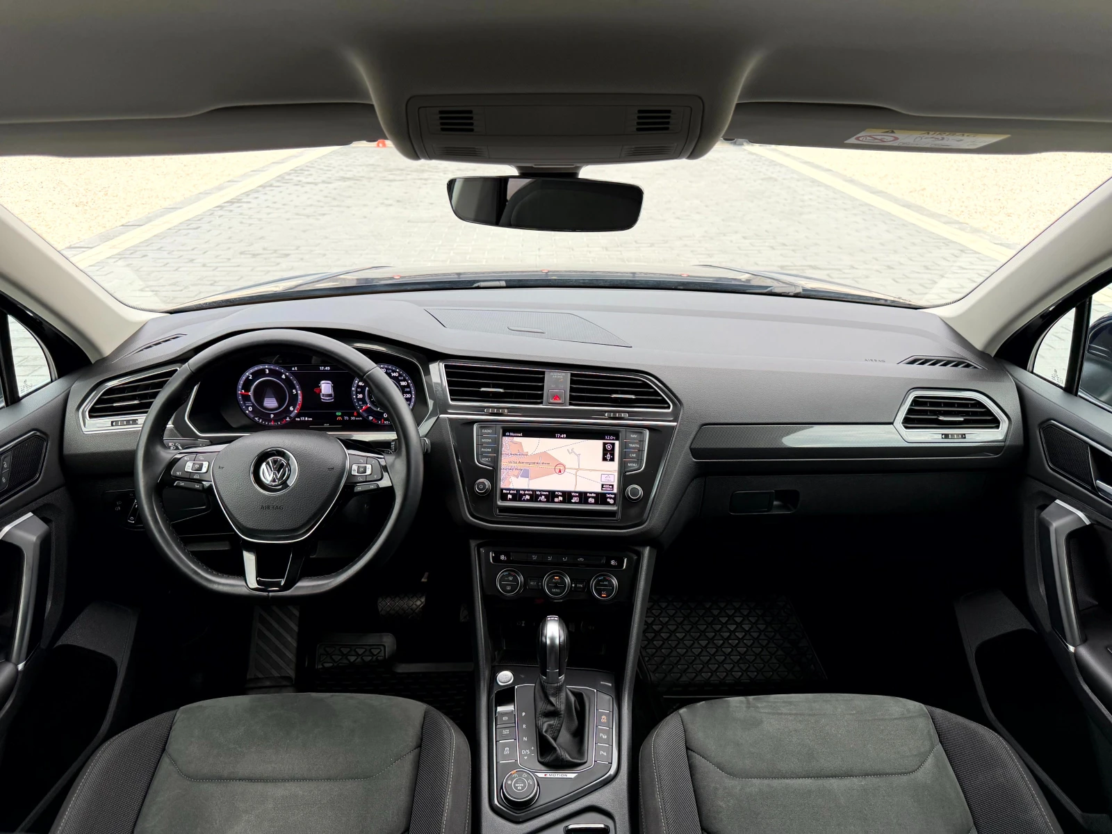 VW Tiguan 2.0TDI* 4x4* DIGITAL COCPIT* DISTRONIC* DSG* FULL , снимка 9 - Автомобили и джипове - 55493007