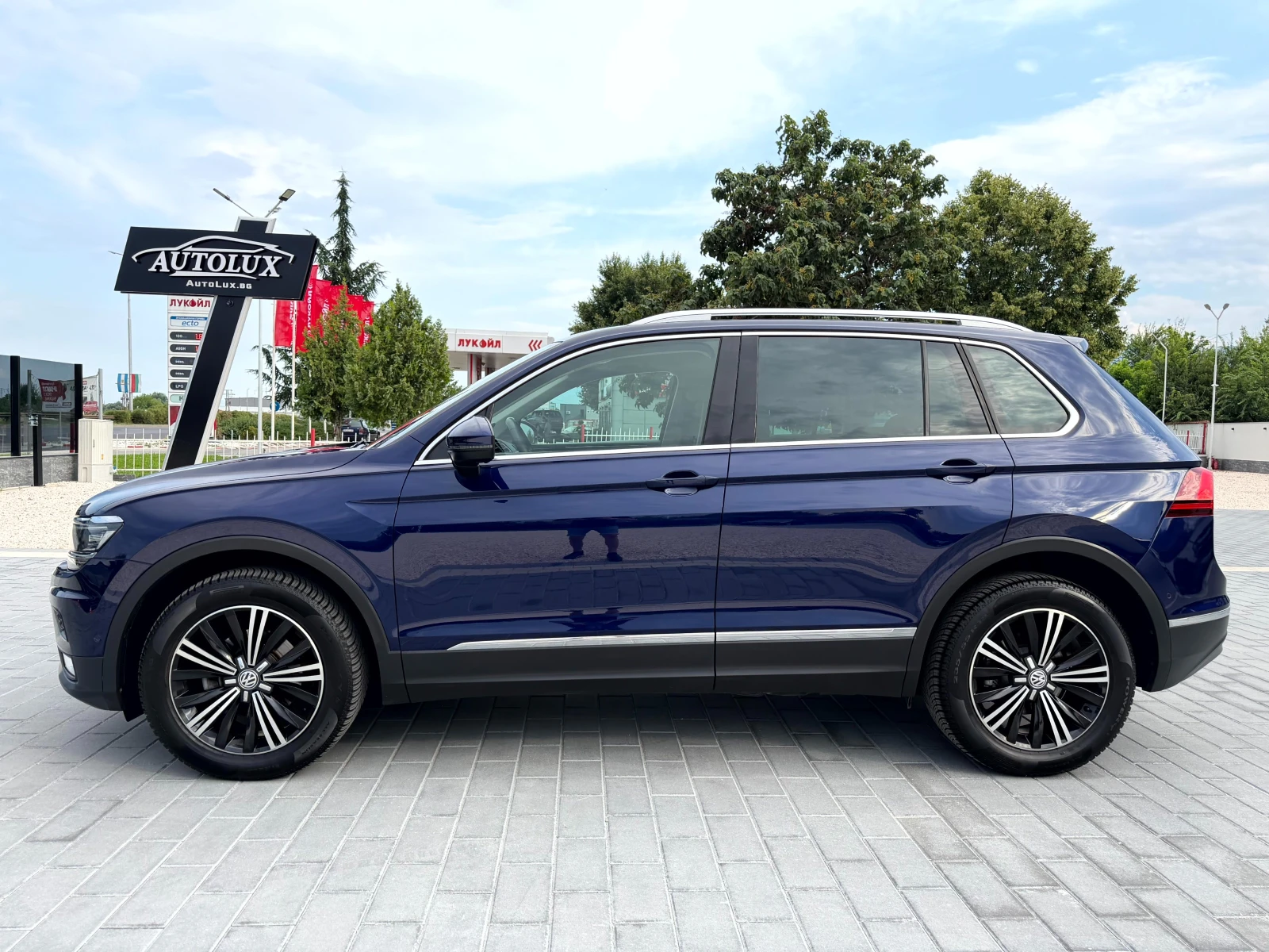 VW Tiguan 2.0TDI* 4x4* DIGITAL COCPIT* DISTRONIC* DSG* FULL , снимка 7 - Автомобили и джипове - 55493007