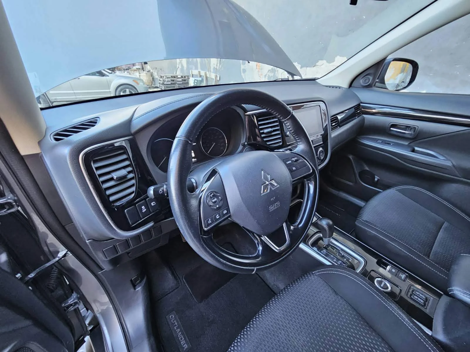 Mitsubishi Outlander, снимка 10 - Автомобили и джипове - 56646981