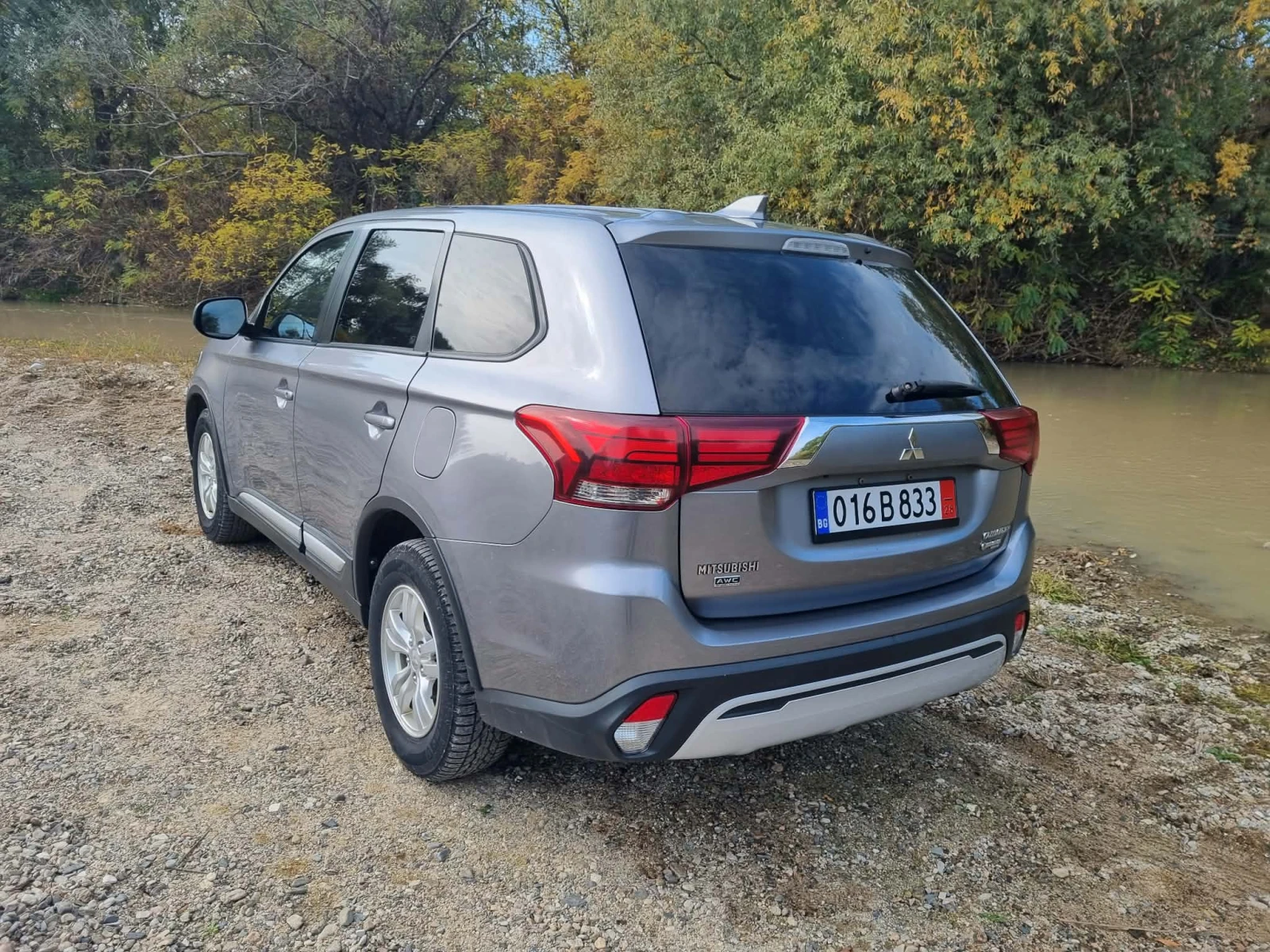 Mitsubishi Outlander, снимка 6 - Автомобили и джипове - 56646981