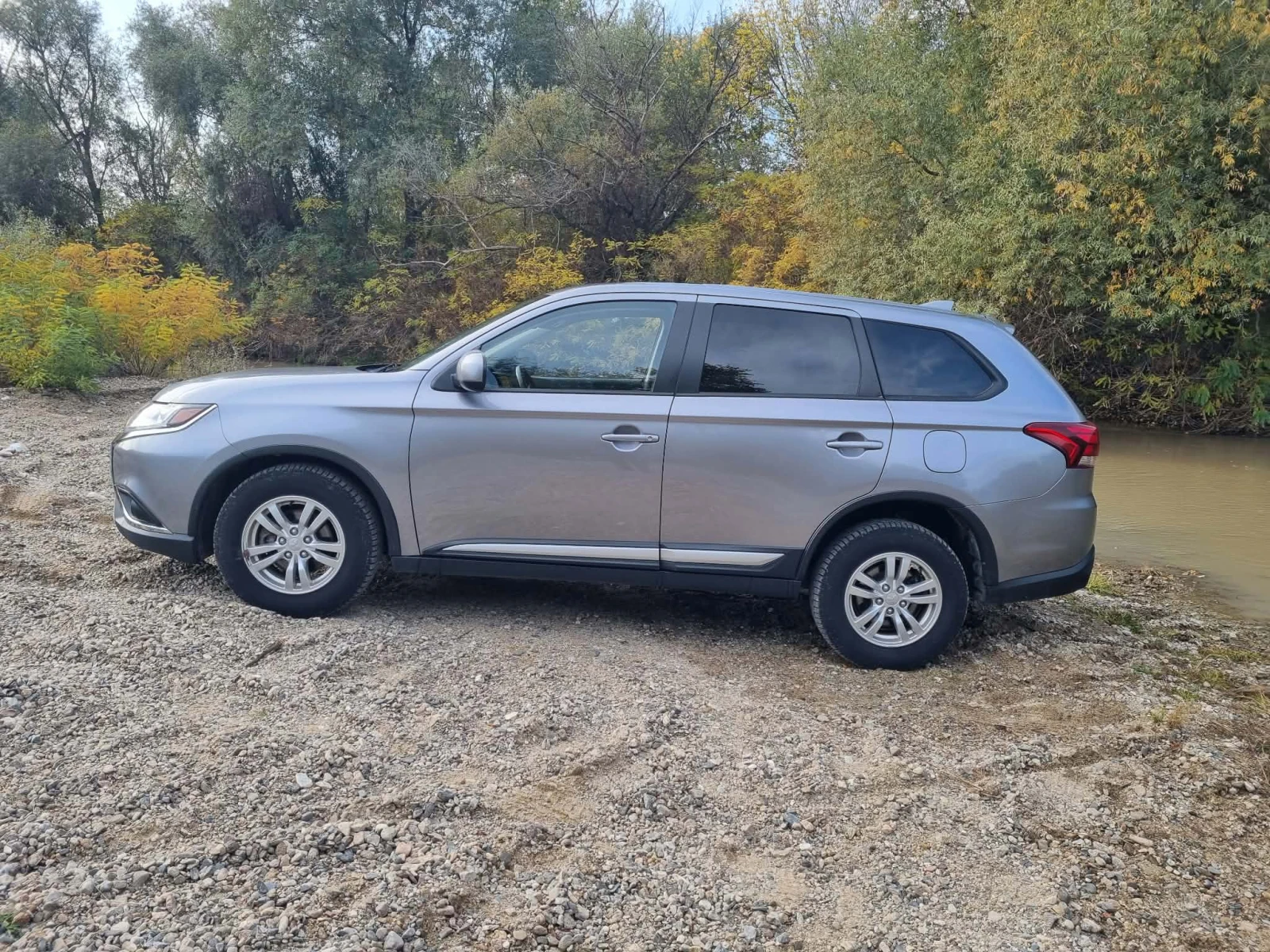 Mitsubishi Outlander, снимка 4 - Автомобили и джипове - 56646981