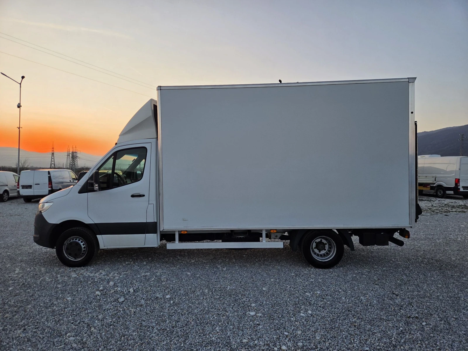 Mercedes-Benz Sprinter 516 CDI, Падащ борд, Климатик, До 3.5 тона, снимка 2 - Бусове и автобуси - 53750026