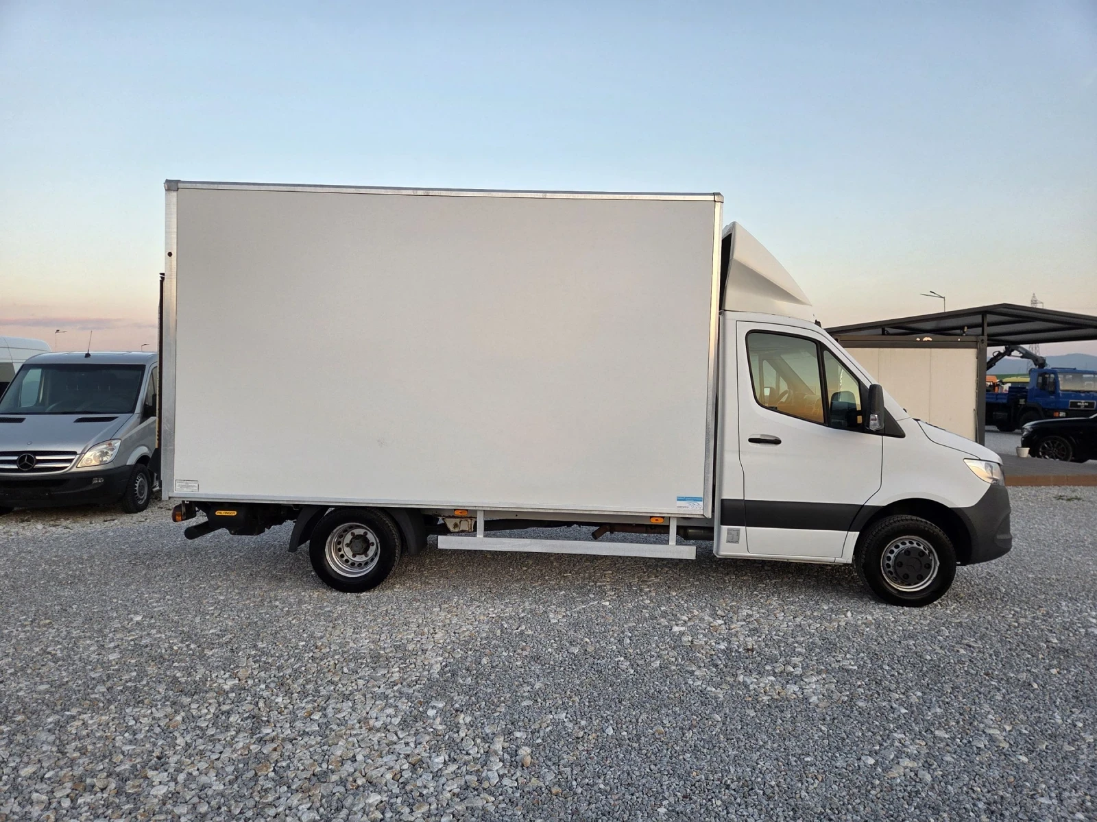 Mercedes-Benz Sprinter 516 CDI, Падащ борд, Климатик, До 3.5 тона, снимка 6 - Бусове и автобуси - 53750026