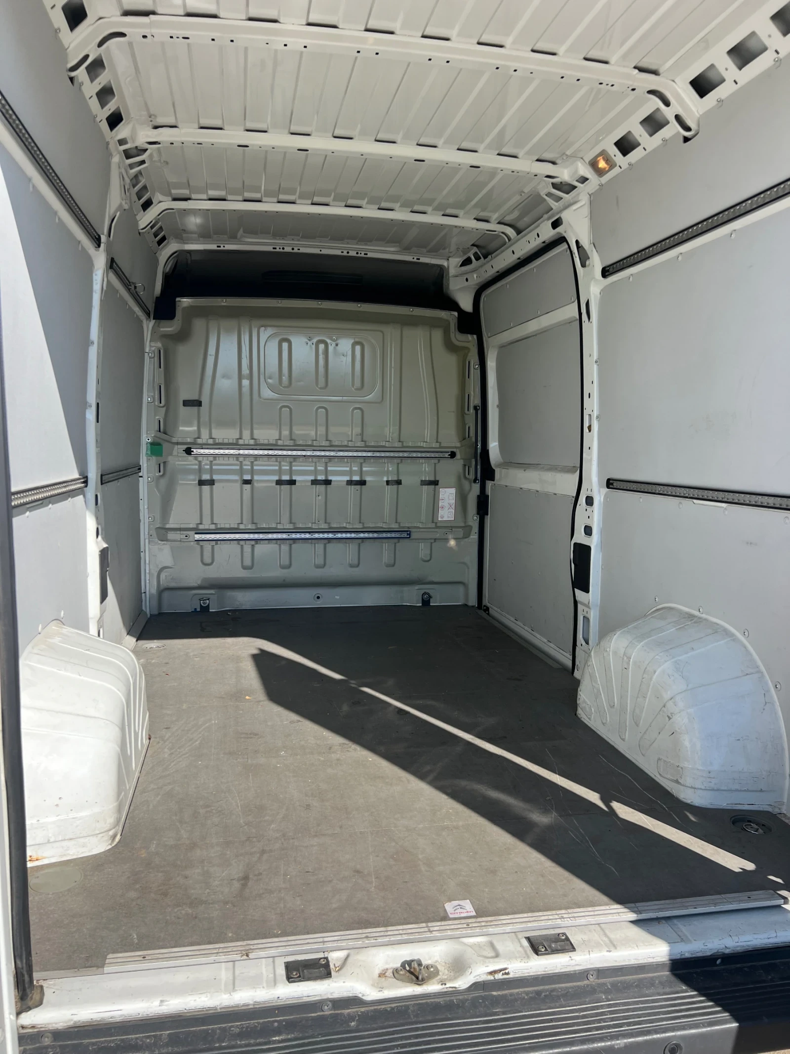 Citroen Jumper 2.2 HDI L2H2, снимка 8 - Бусове и автобуси - 56562576