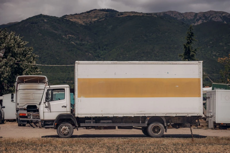 Mercedes-Benz 814 НА ЧАСТИ, снимка 3 - Камиони - 51289180