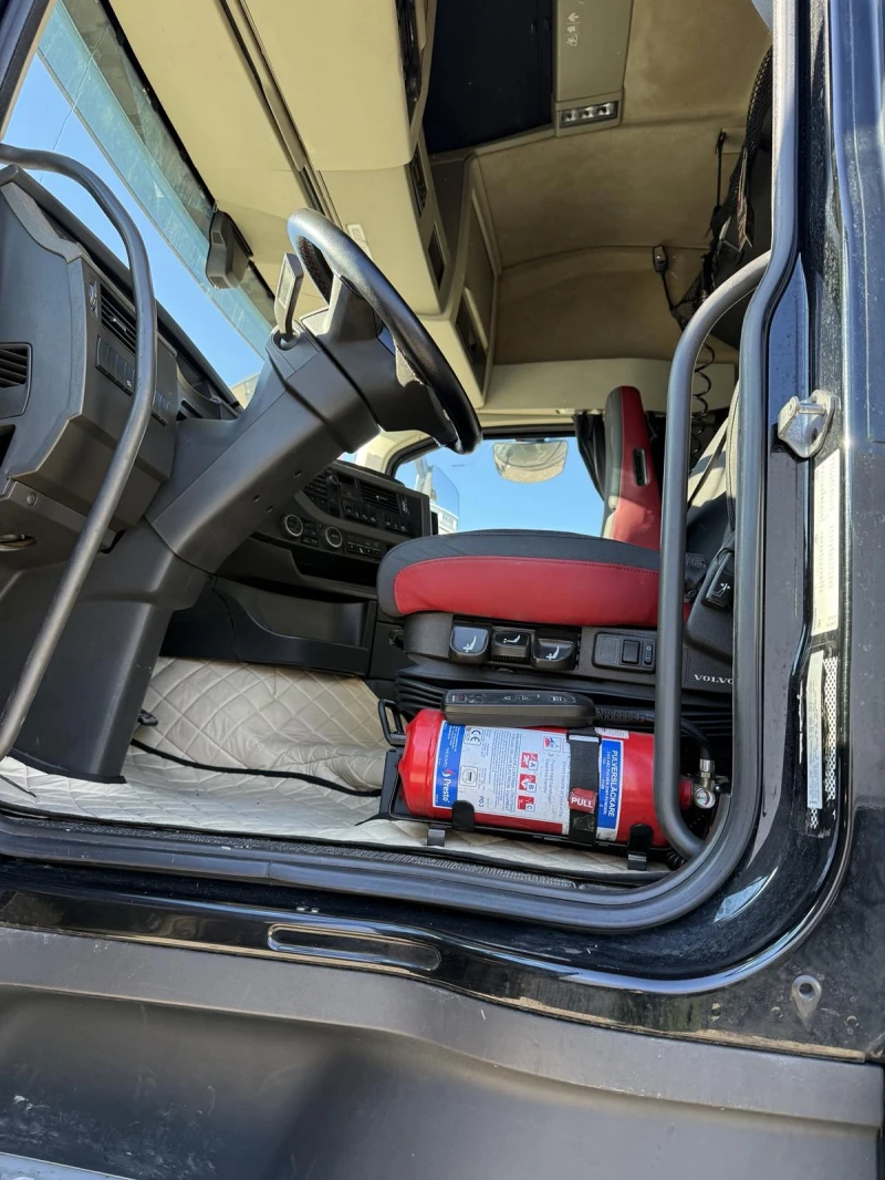 Volvo Fh, снимка 4 - Камиони - 52954694