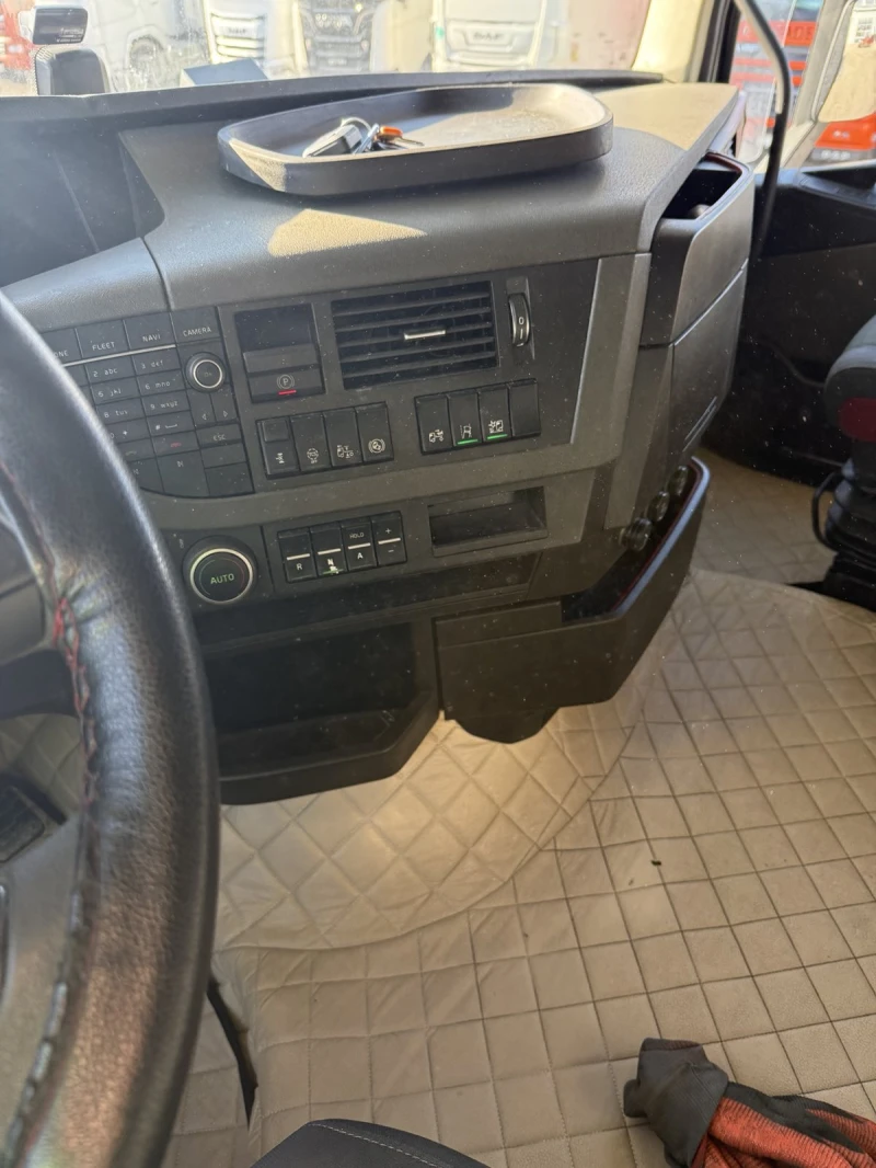 Volvo Fh, снимка 9 - Камиони - 52954694