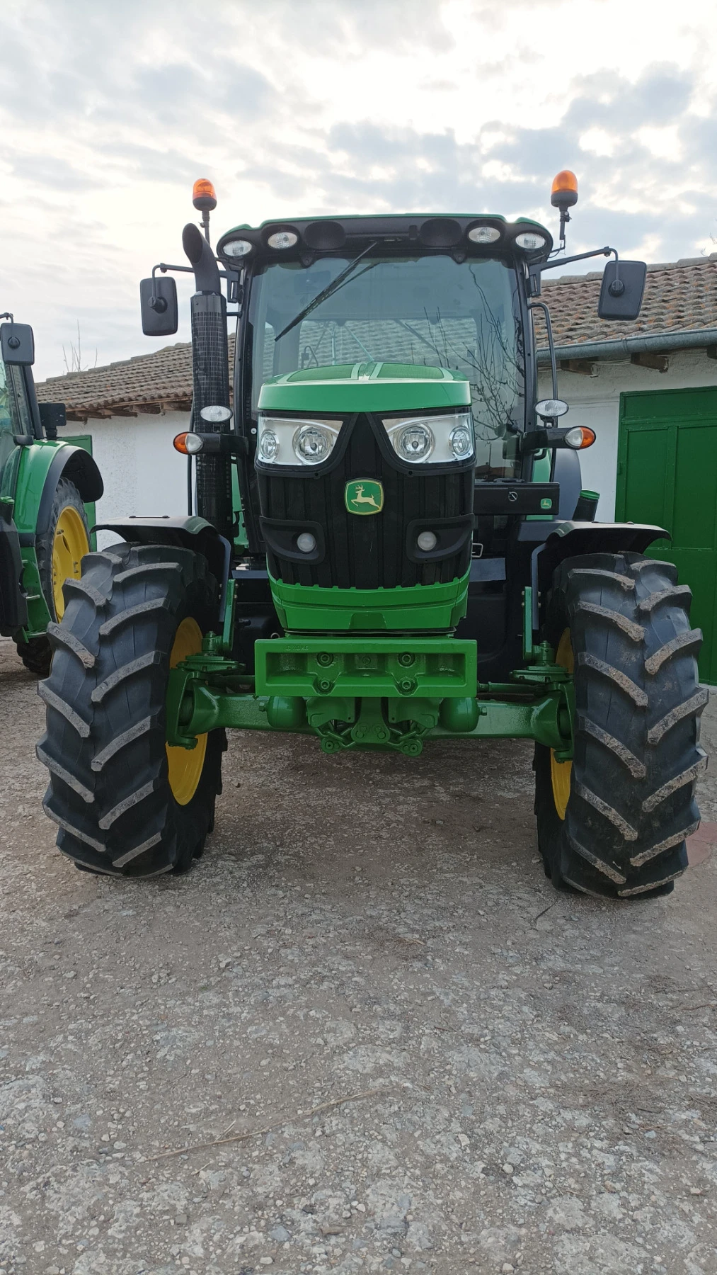 Трактор John Deere 6130R - изображение 9