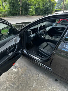 Mercedes-Benz E 200 AMG Line, снимка 9