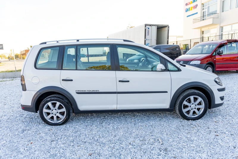 VW Touran CROSS 2.0 TDI 140/6 skorosti, снимка 4 - Автомобили и джипове - 47611220