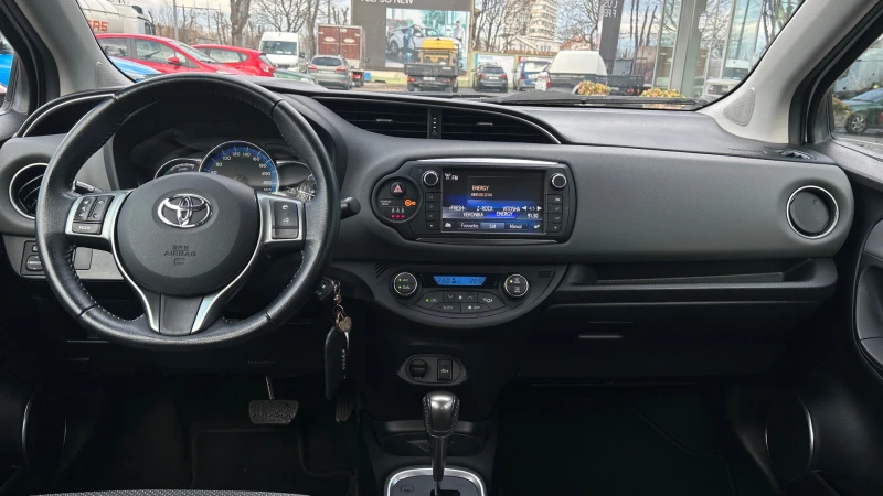 Toyota Yaris, снимка 10 - Автомобили и джипове - 48515883