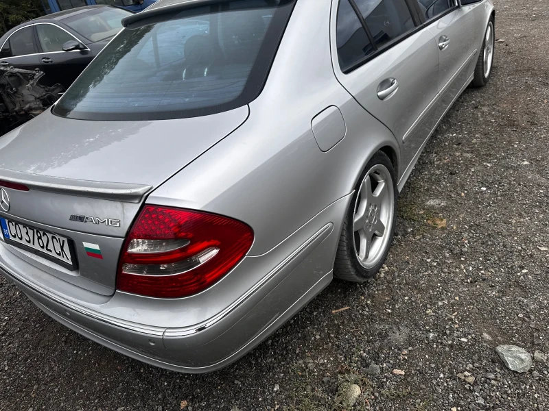 Mercedes-Benz E 320 3.2 204к.с 2004г Кожен Салон AMG джанти, снимка 5 - Автомобили и джипове - 52557083