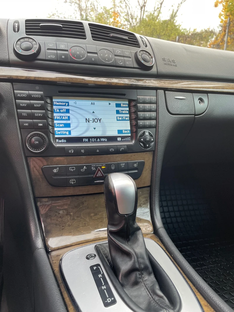 Mercedes-Benz E 320 E320 w211, снимка 16 - Автомобили и джипове - 52394086