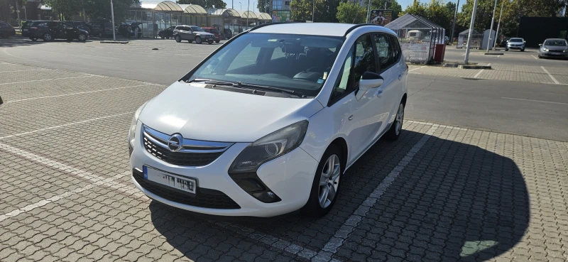 Opel Zafira Tourer 2.0 CDTI, снимка 2 - Автомобили и джипове - 52468366
