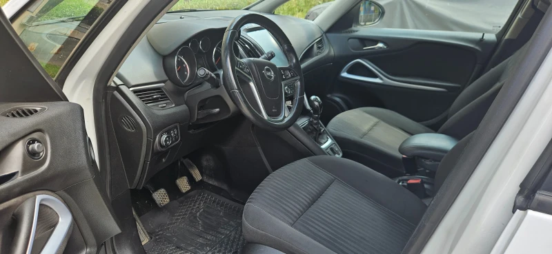 Opel Zafira Tourer 2.0 CDTI, снимка 9 - Автомобили и джипове - 52468366