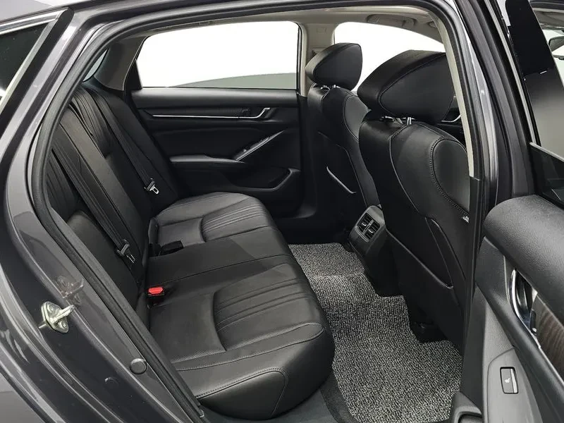 Honda Accord 2.0 Turbo Sports, снимка 12 - Автомобили и джипове - 55738983