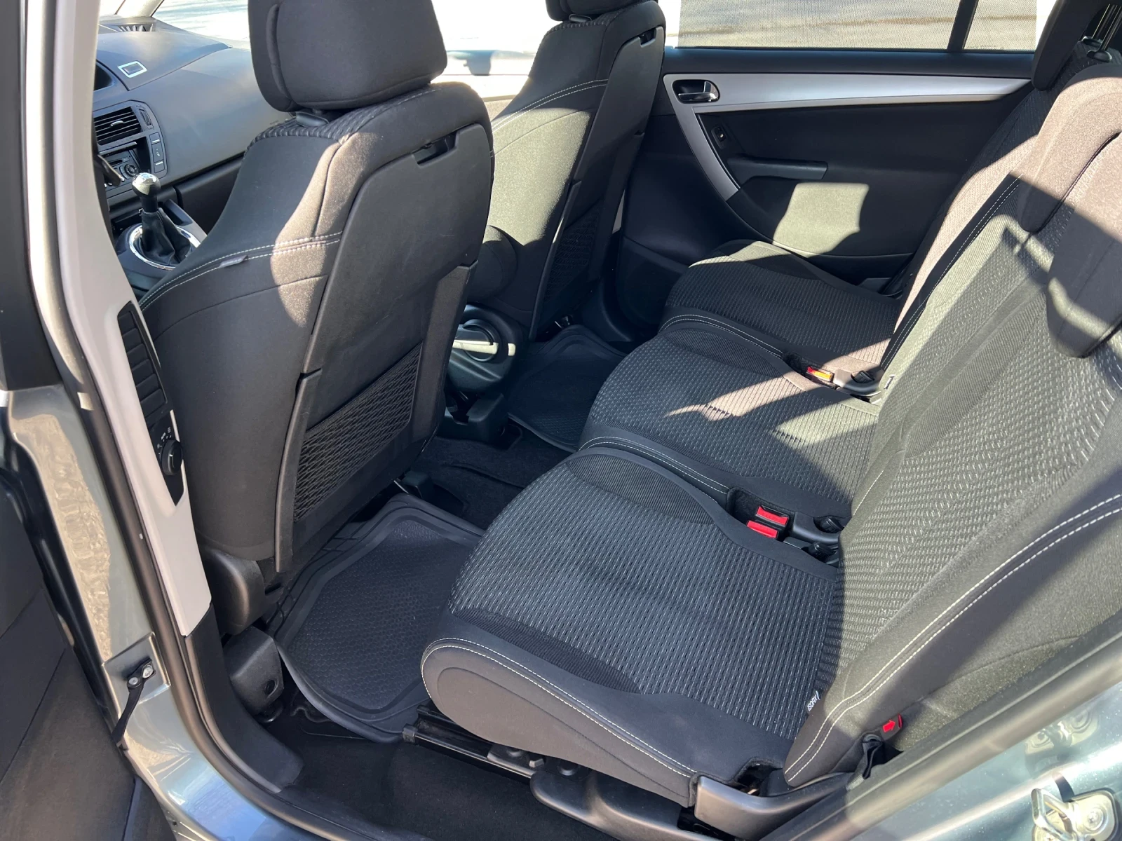 Citroen C4 Picasso 1.8 МЕТАН | Mobile.bg — изображение 12