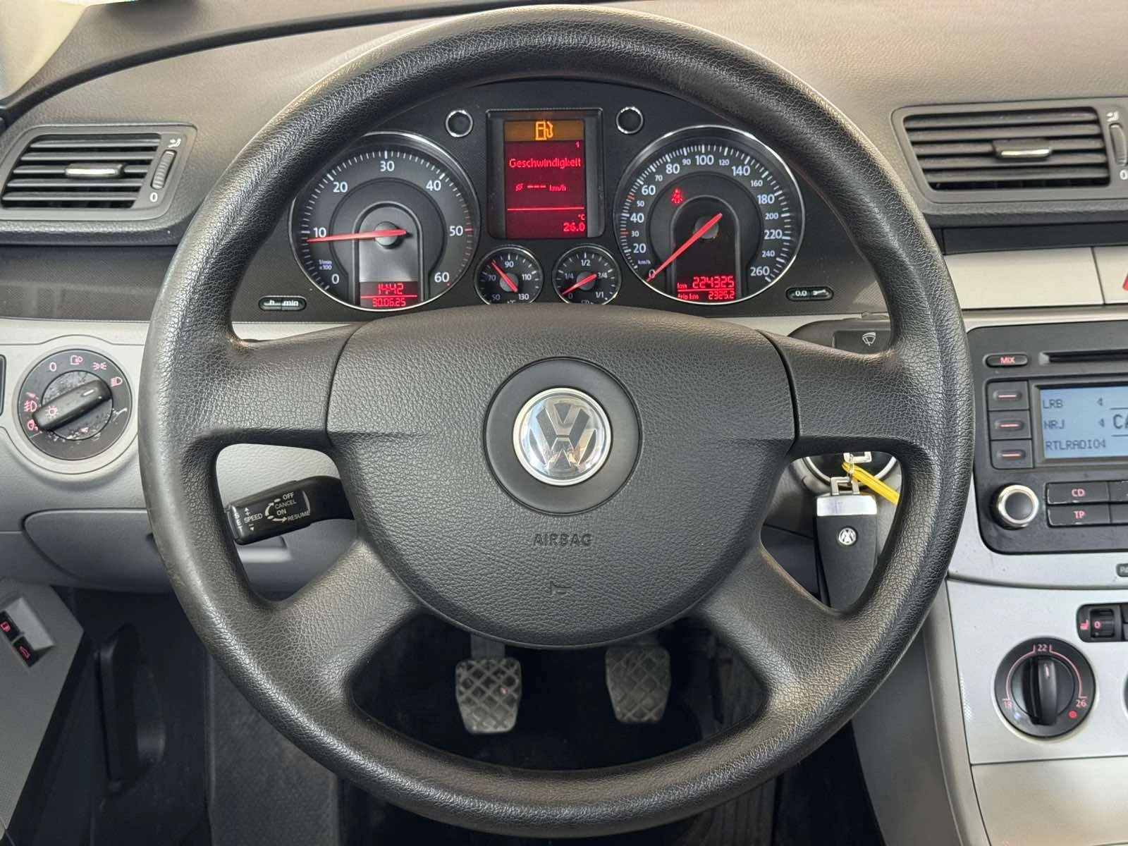 VW Passat 2.0 TDI 4X4  - изображение 8