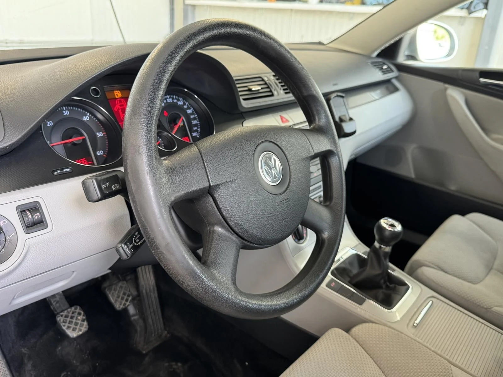 VW Passat 2.0 TDI 4X4  - изображение 10