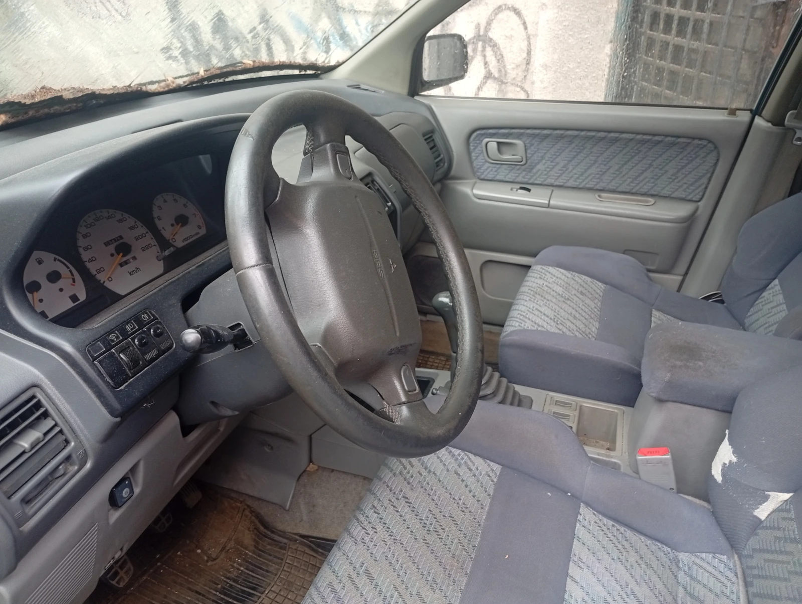 Mitsubishi Space runner  - изображение 3