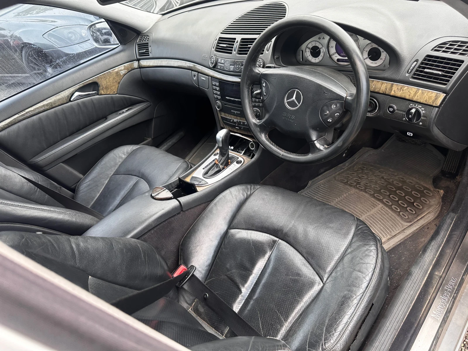 Mercedes-Benz E 320 3.2 204к.с 2004г Кожен Салон AMG джанти - изображение 9