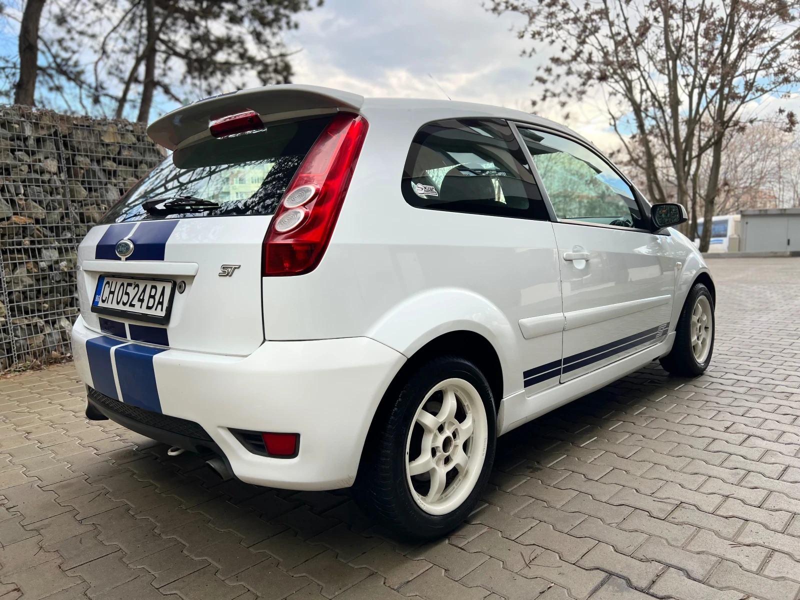 Ford Fiesta  - изображение 6