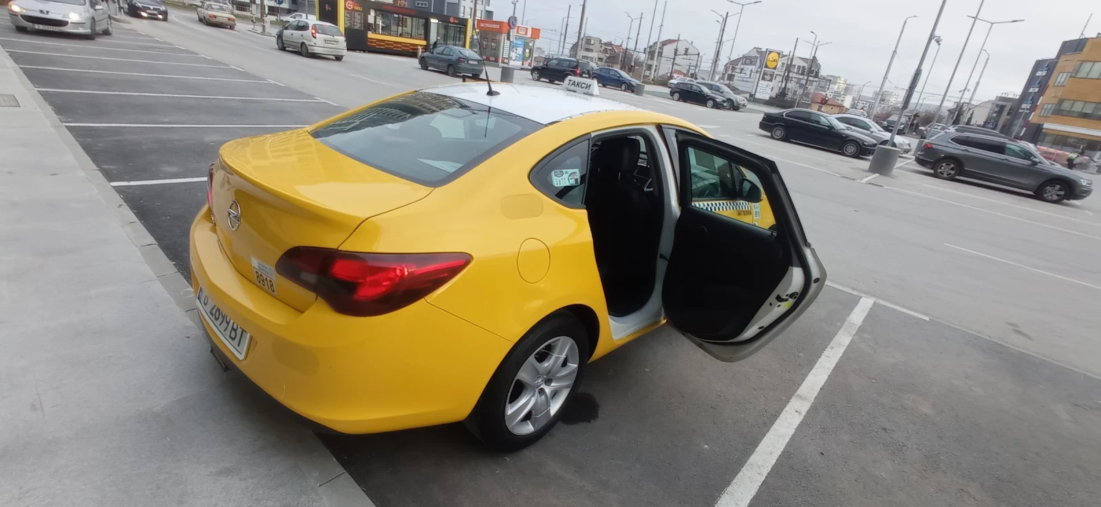 Opel Astra 1, 4 Ti LPG 144к.с., снимка 6 - Автомобили и джипове - 53811299