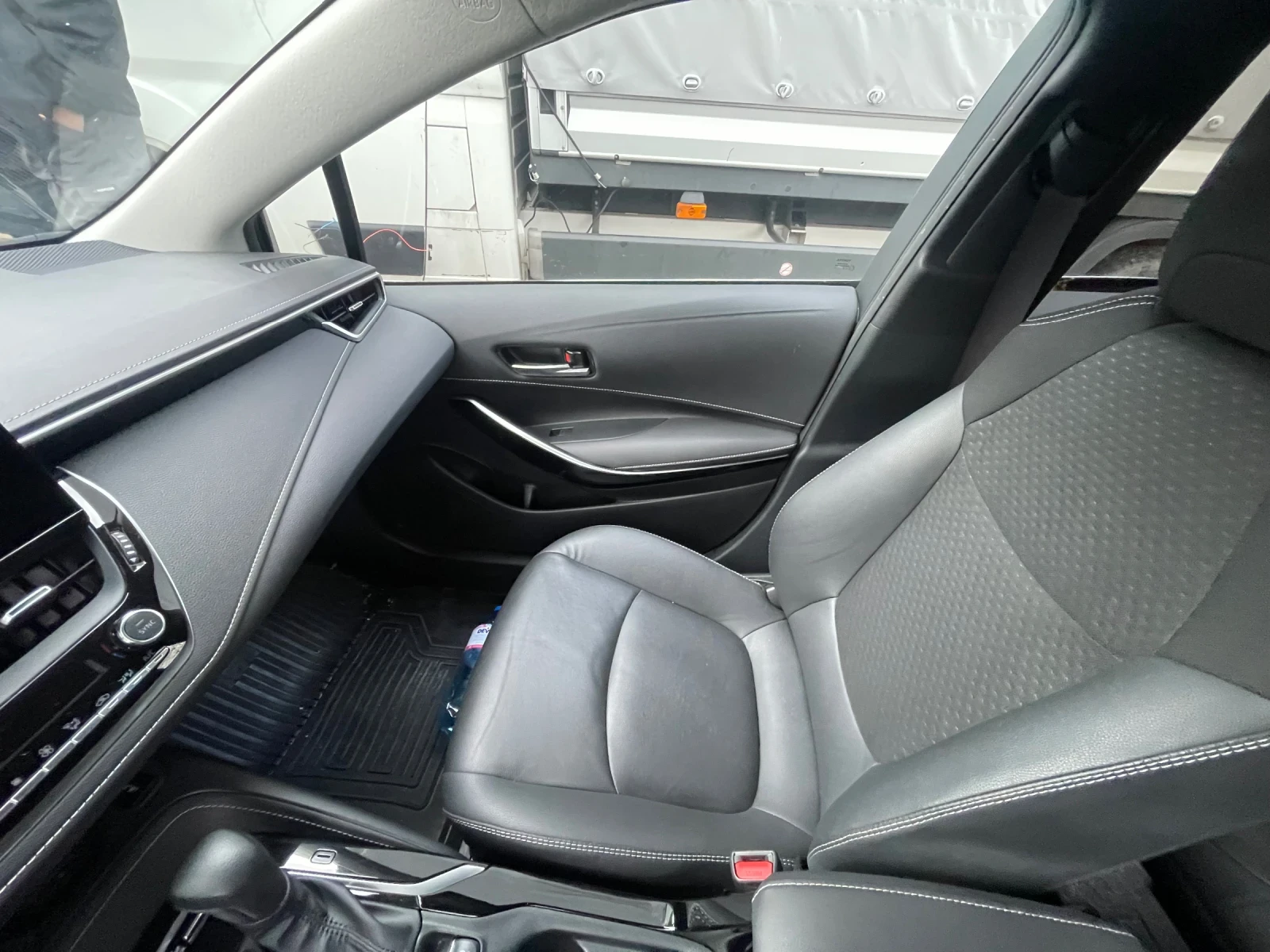 Toyota Corolla Hybrid Executive - на части или цяла !!, снимка 7 - Автомобили и джипове - 54103143