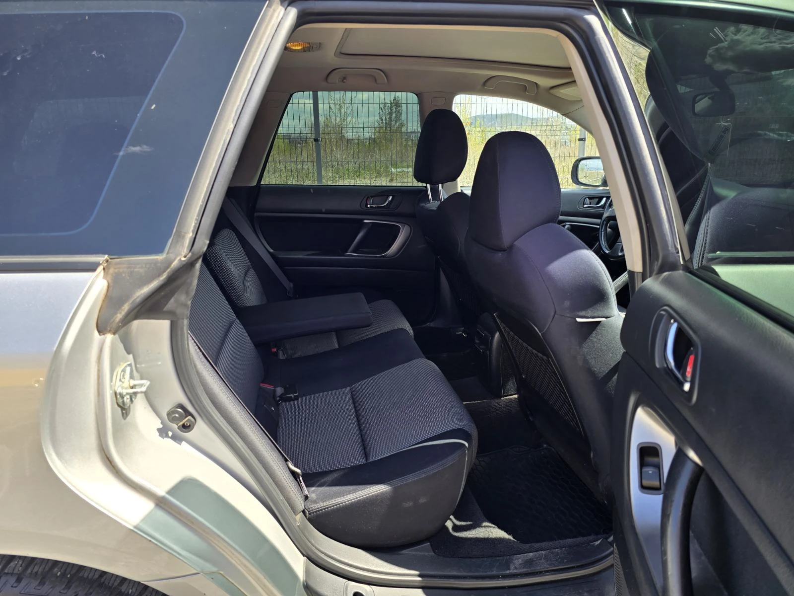 Subaru Legacy 2.5i 4X4 БЕЗ РЪЖДИ, снимка 8 - Автомобили и джипове - 54228495