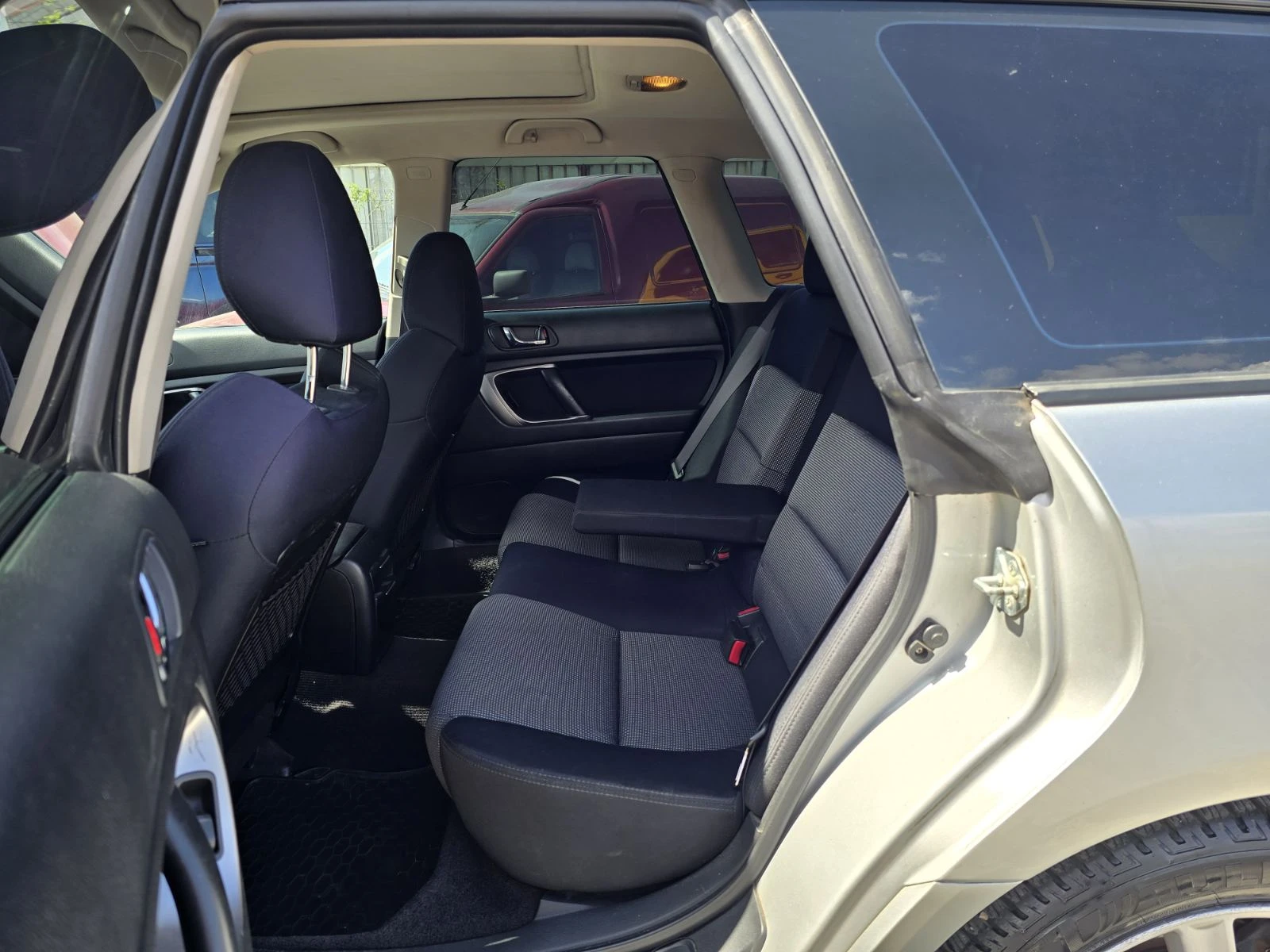 Subaru Legacy 2.5i 4X4 БЕЗ РЪЖДИ, снимка 6 - Автомобили и джипове - 54228495