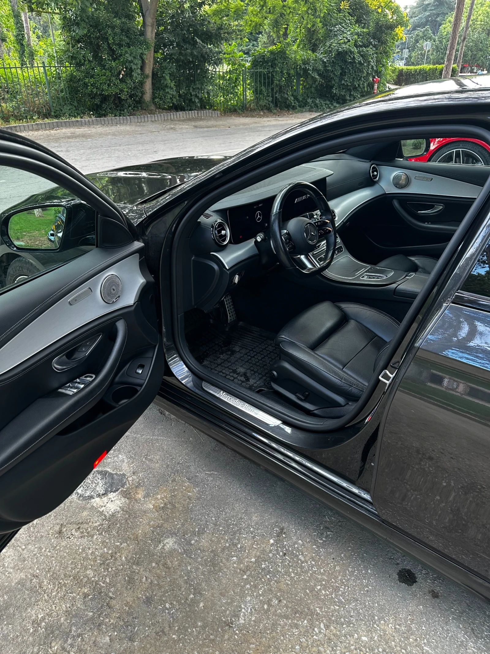 Mercedes-Benz E 200 AMG Line, снимка 9 - Автомобили и джипове - 55135099