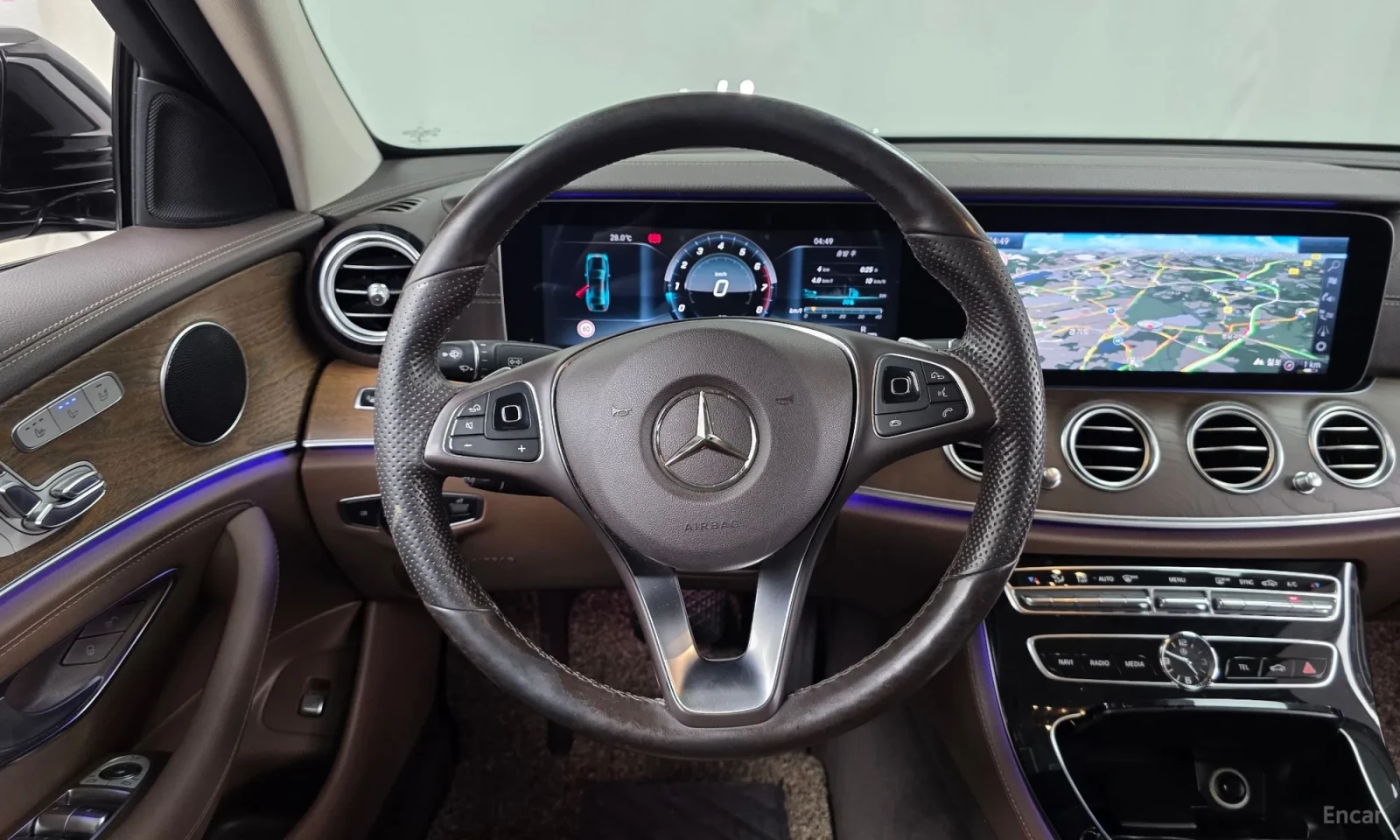 Mercedes-Benz E 300, снимка 13 - Автомобили и джипове - 55406806