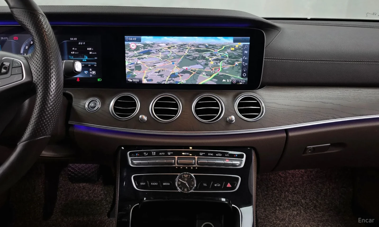 Mercedes-Benz E 300, снимка 14 - Автомобили и джипове - 55406806