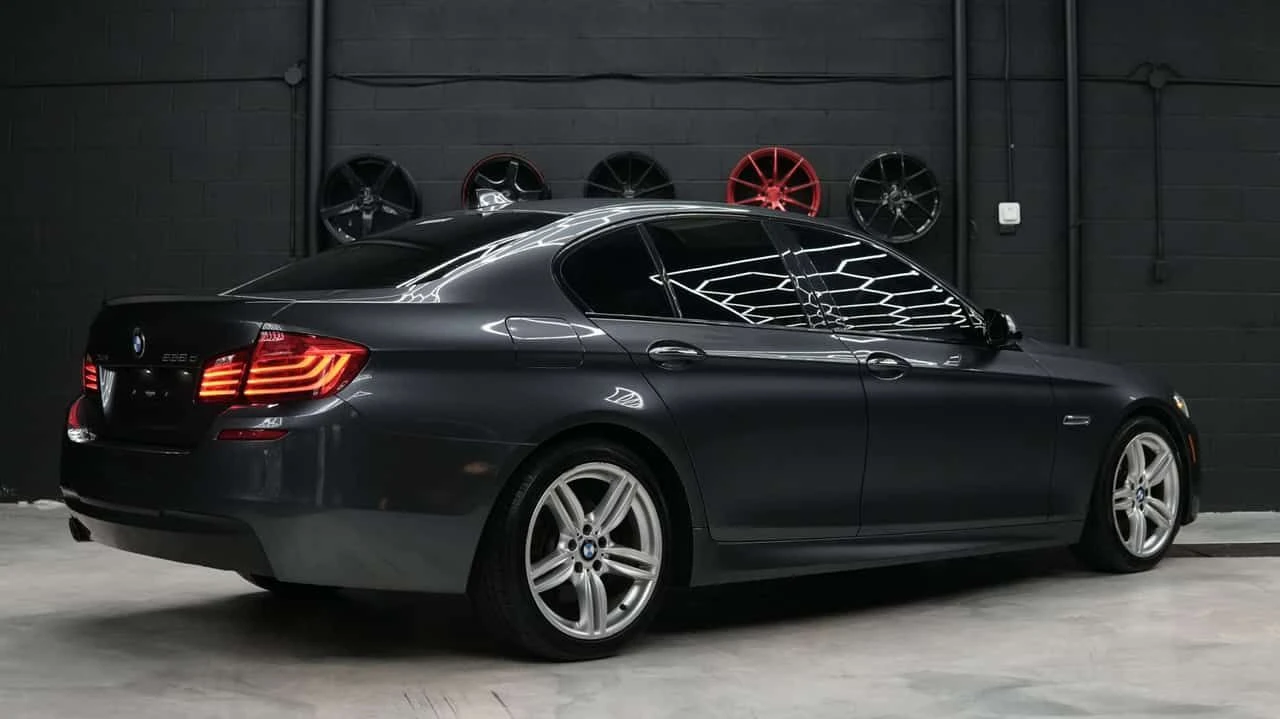 BMW 535 * 4dr Sdn 535d xDrive AWD NO ACCIDENTS * CARFAX * , снимка 5 - Автомобили и джипове - 55421295