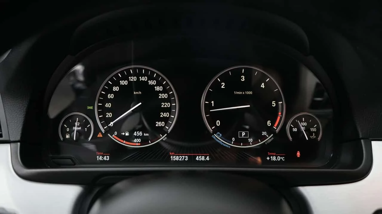 BMW 535 * 4dr Sdn 535d xDrive AWD NO ACCIDENTS * CARFAX * , снимка 15 - Автомобили и джипове - 55421295