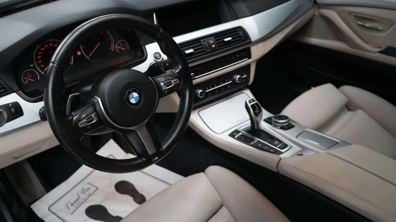 BMW 535 * 4dr Sdn 535d xDrive AWD NO ACCIDENTS * CARFAX * , снимка 14 - Автомобили и джипове - 55421295