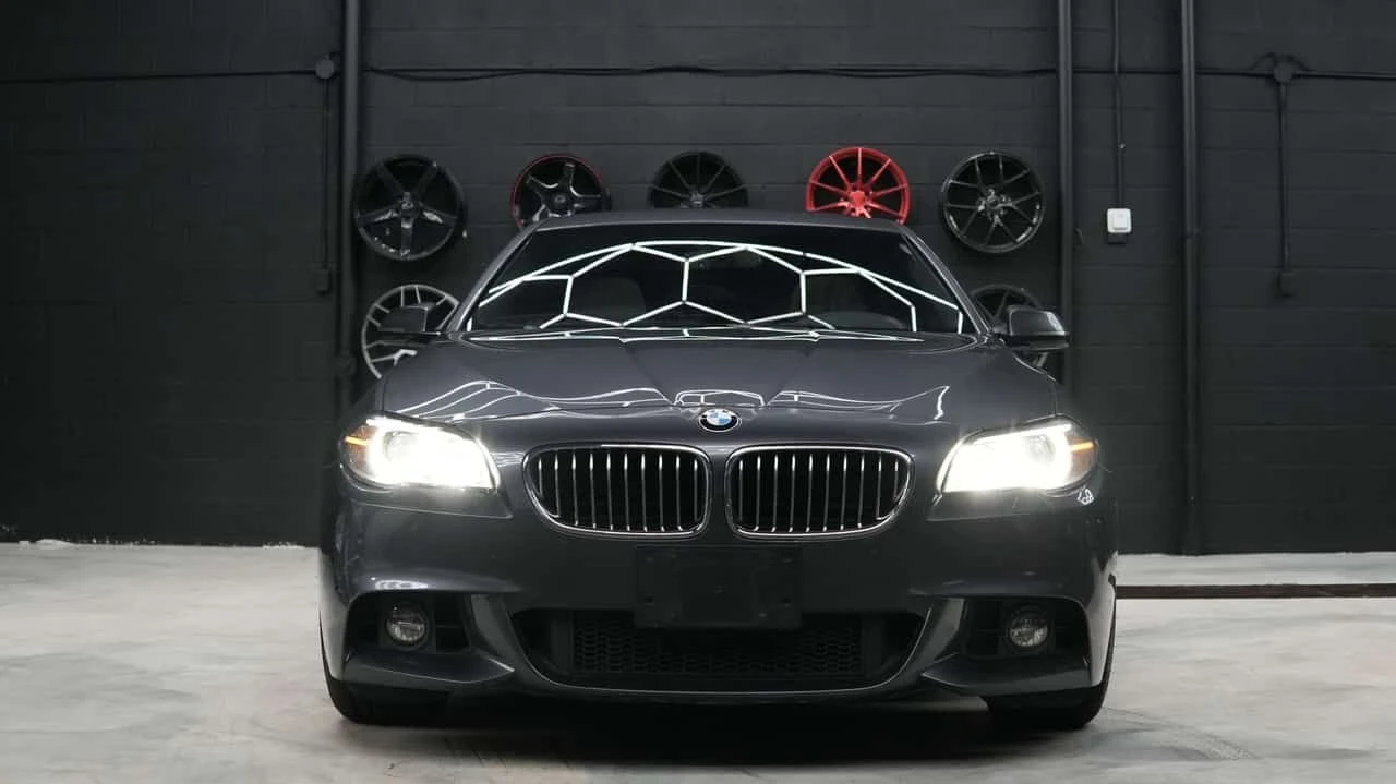 BMW 535 * 4dr Sdn 535d xDrive AWD NO ACCIDENTS * CARFAX * , снимка 8 - Автомобили и джипове - 55421295